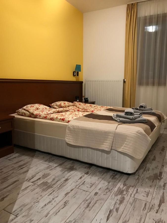 Bilberry Apartman Aparthotel บาลาตอนฟือเรด ภายนอก รูปภาพ