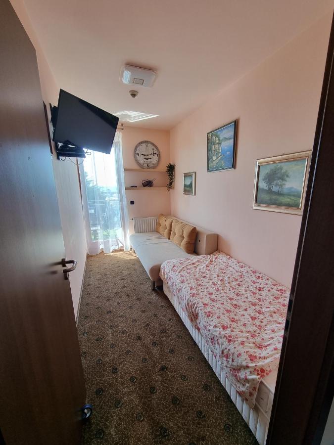 Bilberry Apartman Aparthotel บาลาตอนฟือเรด ภายนอก รูปภาพ